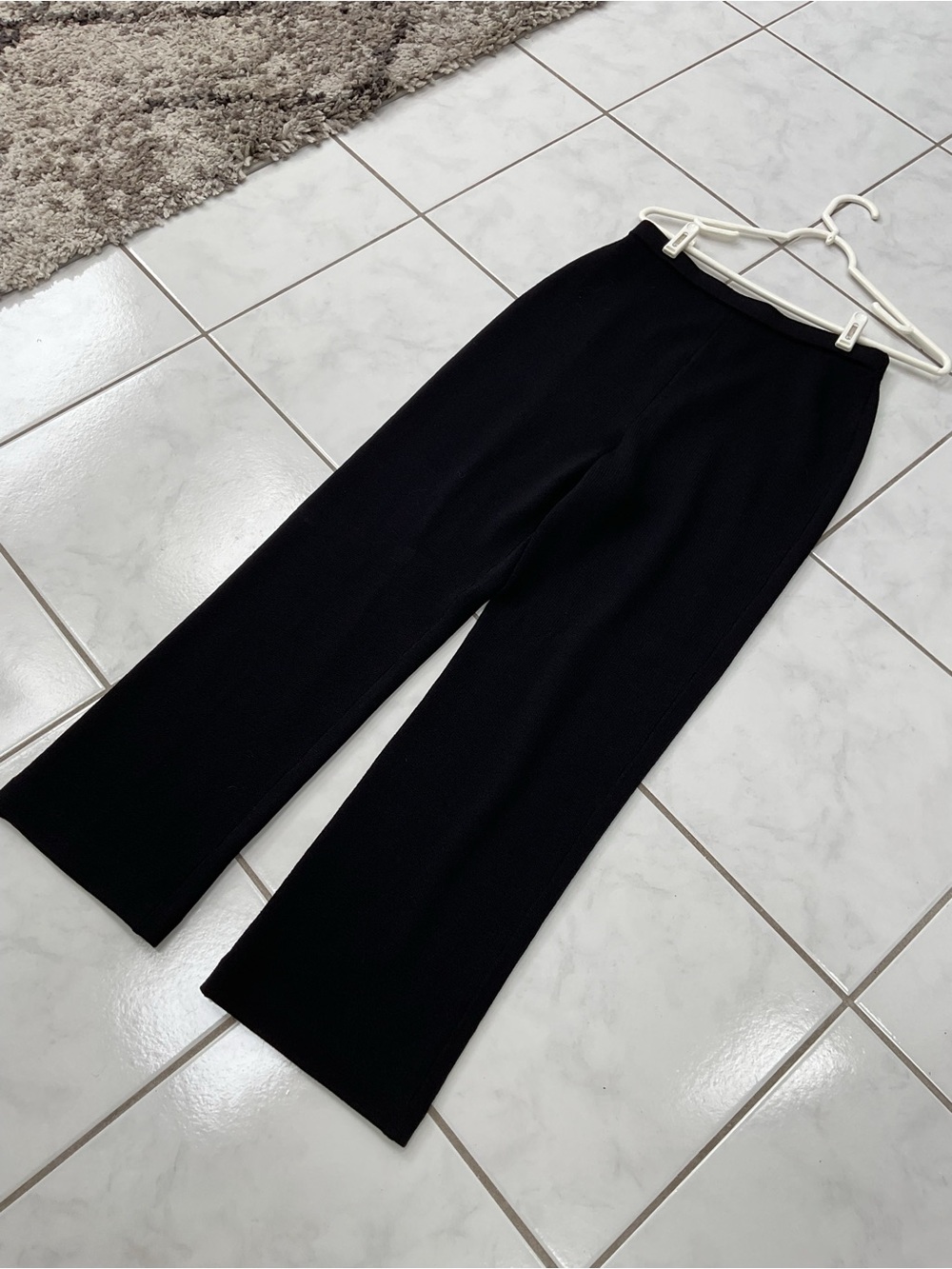 ST JOHN Black Wide-Leg Knit Pants with Elastic Waist